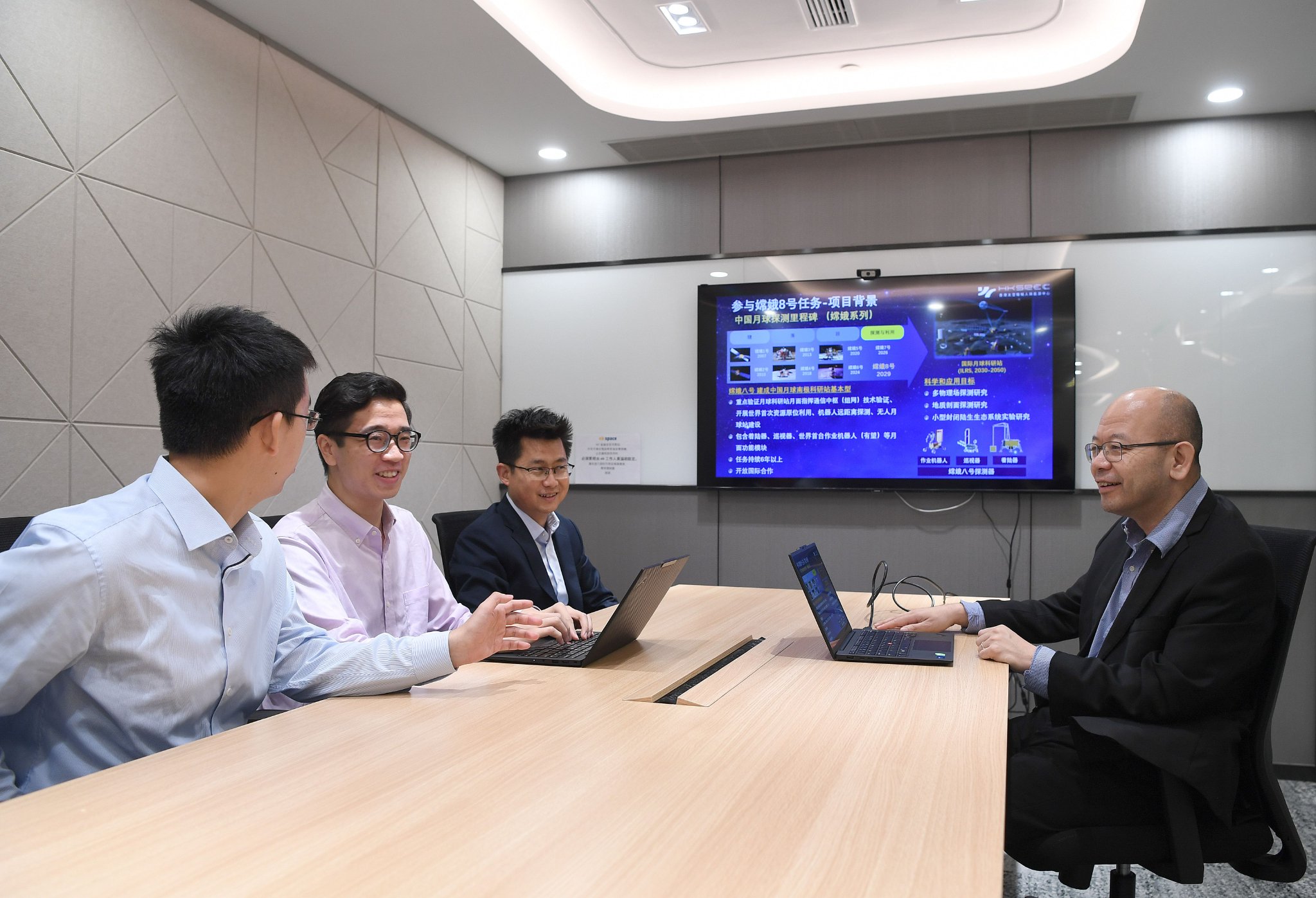 香港故事 背靠祖國，逐夢(mèng)探月，共繪星辰大海新篇章